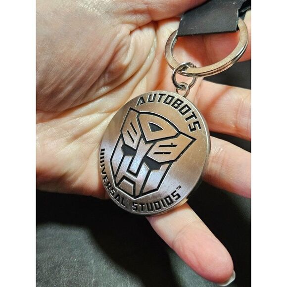 Autobots silver tone keychain - Picture 7 of 9